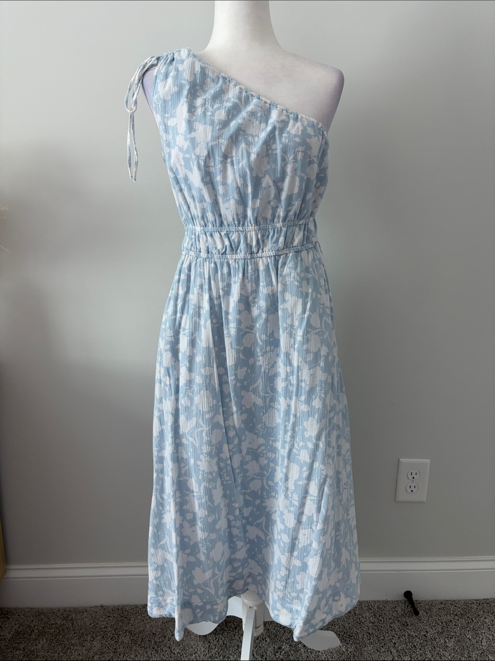 One-Shoulder Light Blue Floral Midi Dress with Tie-Shoulder Detail